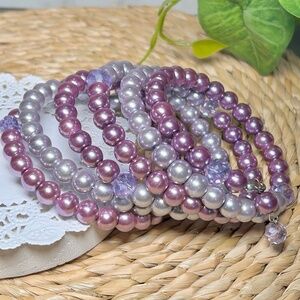 Purple Memory Wire Acrylic Beaded Bracelet. Lovely shades of lavender